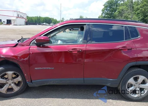 2021 Jeep Compass Latitude 4X4 z USA, uszkodzony, nr VIN 3C4NJDBB5MT547377